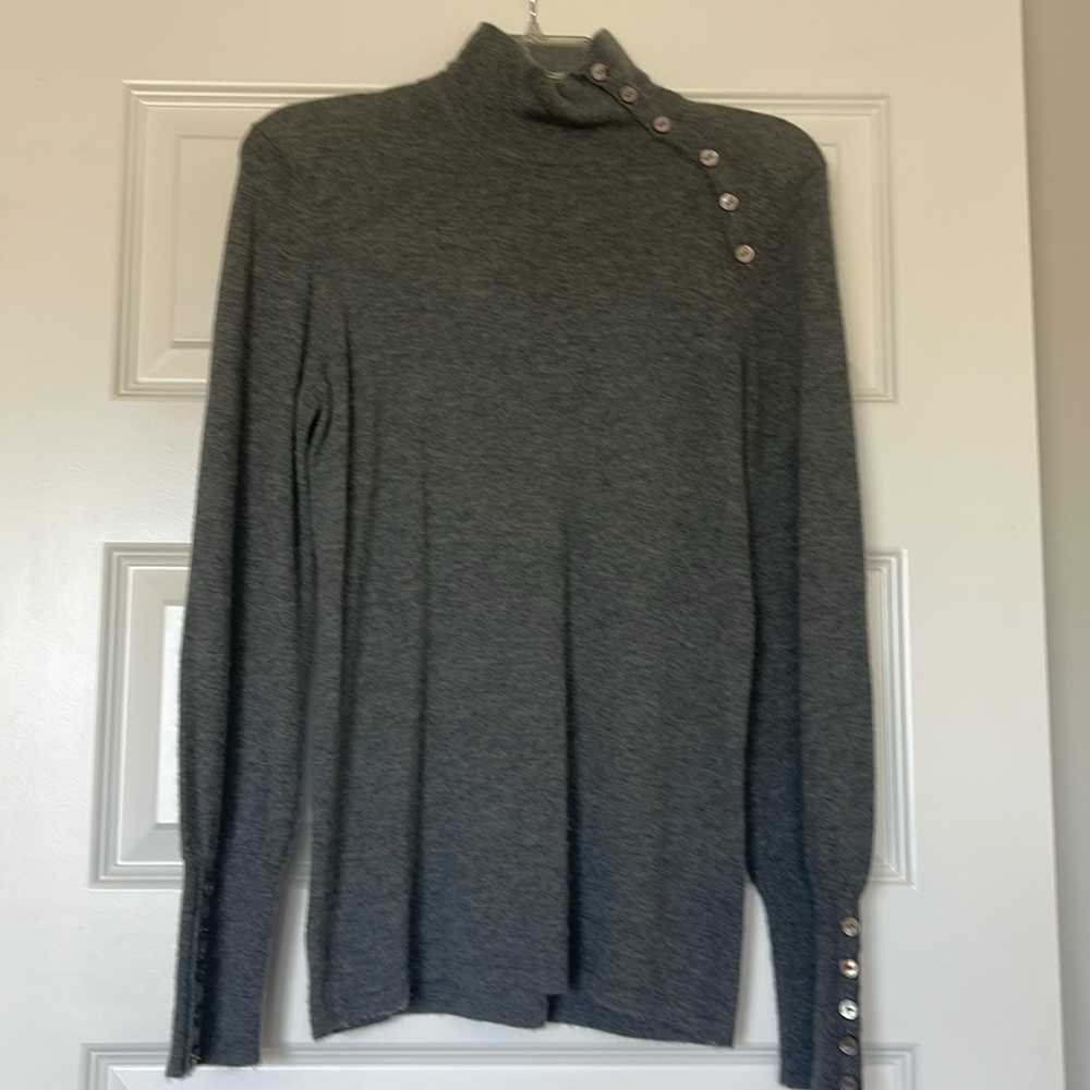 Classiques Gray 100% Cashmere Sweater Size Medium